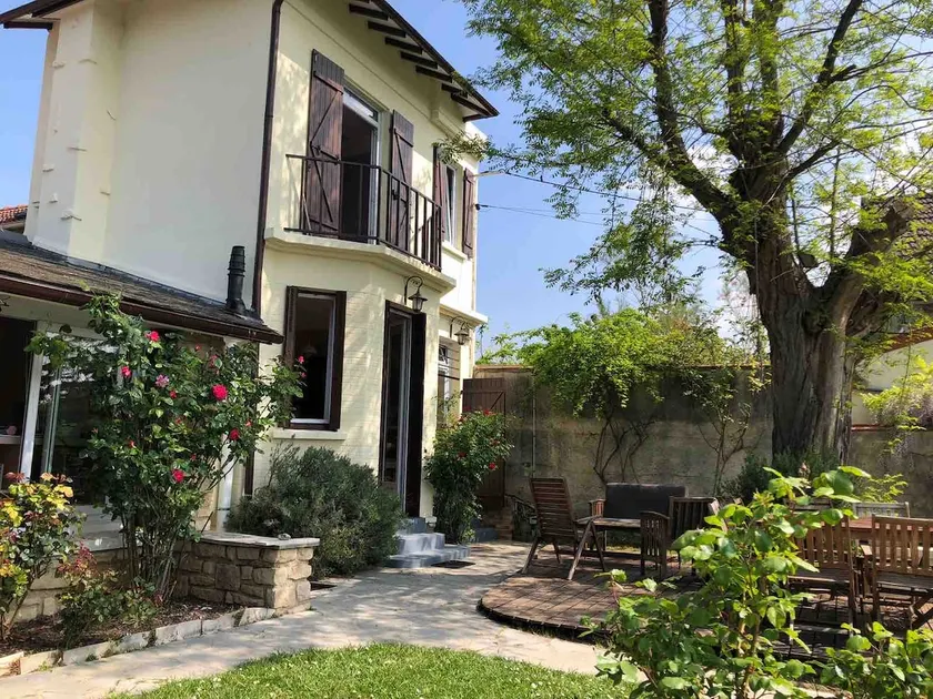 Elegant house – quiet – garden – Seine – near Paris - Image 1