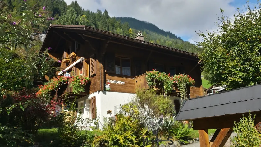 Nussbaumerhaus Chalet Röseligarten [Walnut Tree House Chalet Röseligarten] - Image 1