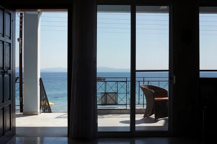 Amazing Beach House ,100sqm, In front of the Sea! - Image 1