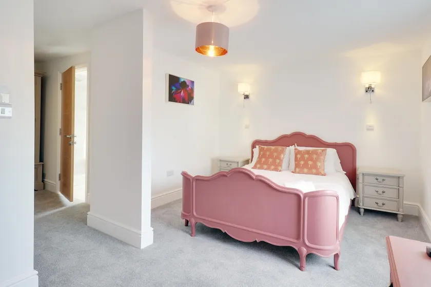 Masterhood suite 3 - Image 1