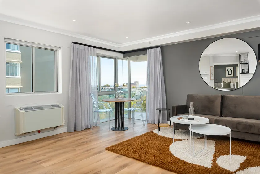 Point Break | 1 Bedroom | Green Point - Image 1