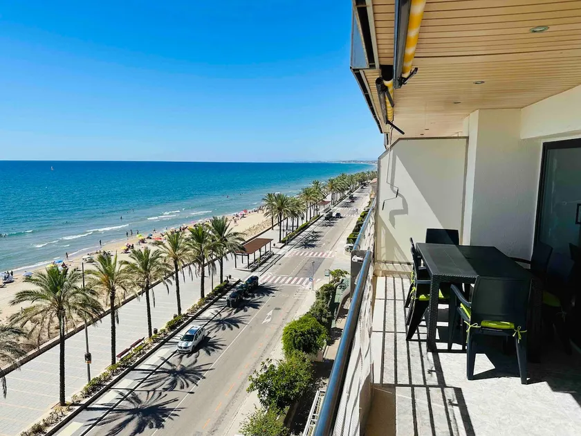 Seafront, swimming pool, paddle, bar, bbq, tv 55” - Image 1