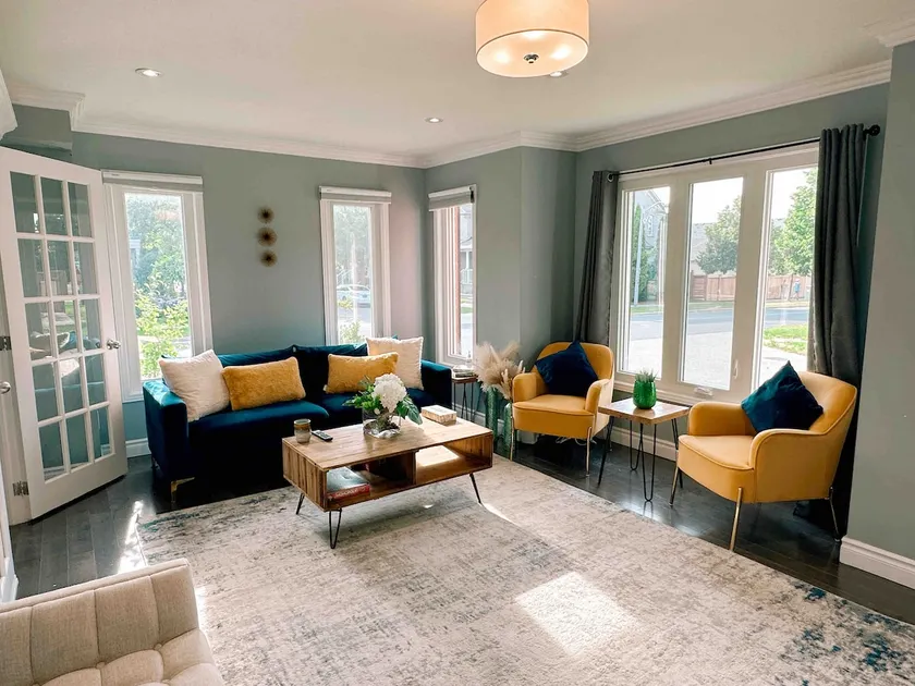 Spacious 3BDR Home Central Markham - Image 1