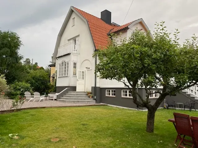 Nice and spacious villa, 10 minutes from Stockholm - Image 1