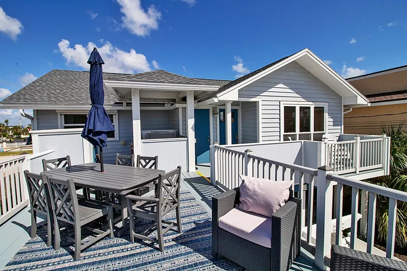 LOW TIDE - 2 Beds / 1 Bath - Pet Friendly - Image 1