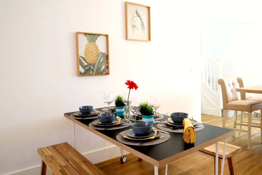 NEW Poole House 5 mins to Sandbanks +Netflix - Image 1