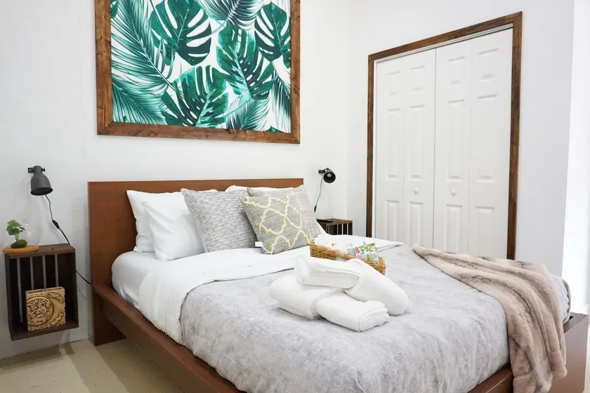 Green Leaf Apartment in Hollywood - Image 1