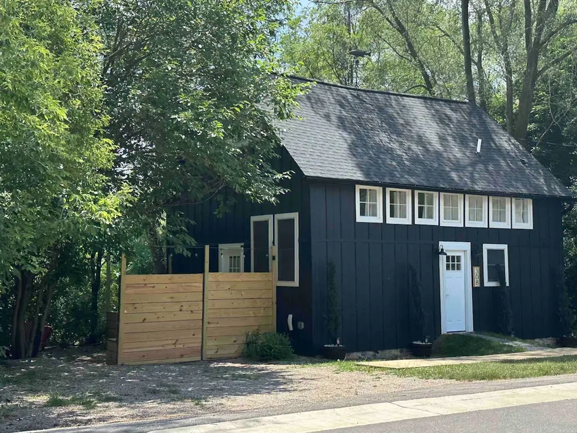 Private Riverfront, Converted Barn *EV Charger* - Image 1