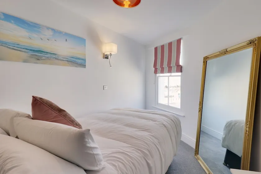 The headmaster suite 8 by the sea - Image 1