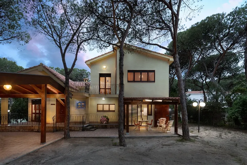 Beautiful studio flat just steps from the sea - Image 1