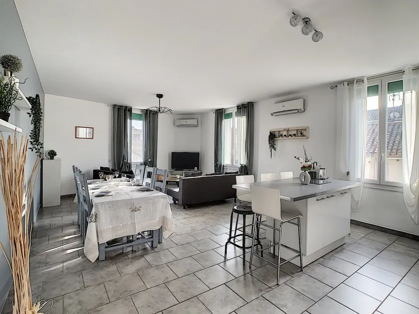 Lujoso apartamento de 100m2 en Provenza con terraza - Image 1