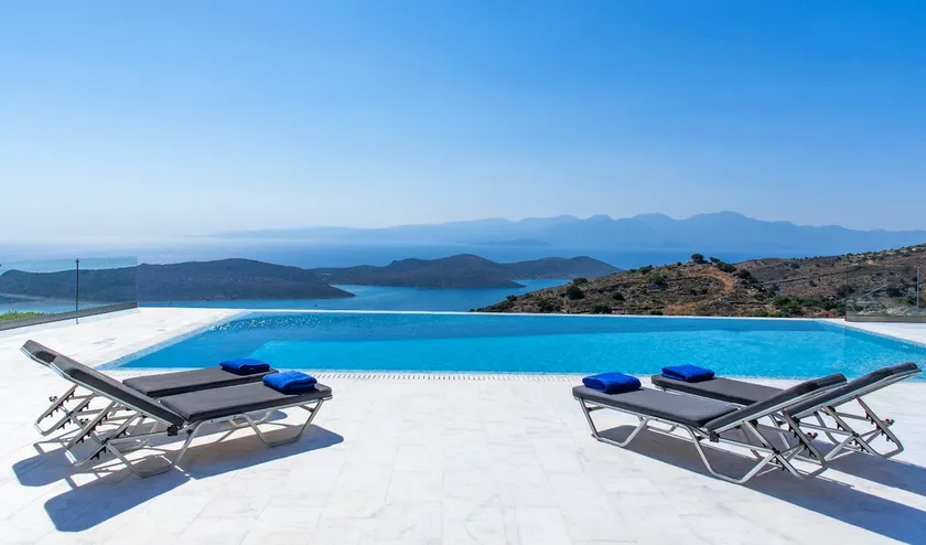 Mountain and Private Beach Villa Falcon 2-8 pers. - Image 1