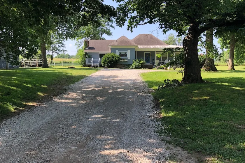 Little Sugar Farmhouse... an Idyllic Creekside retreat on a heritage farm - Image 1