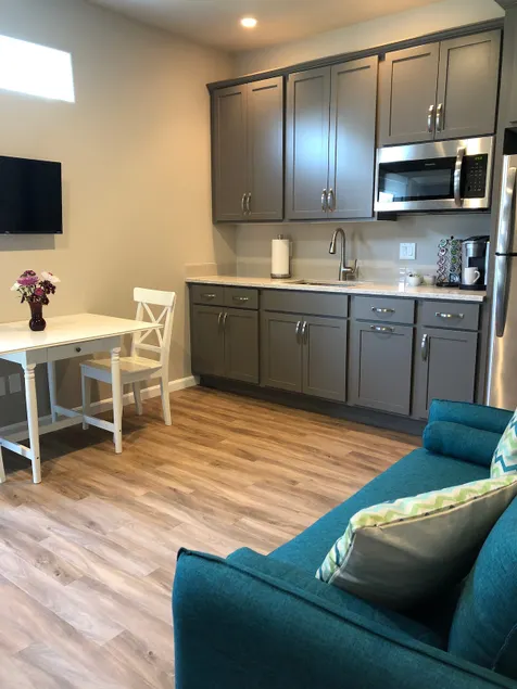 Beautiful New Private Guest Suite, Private Entry - Image 1