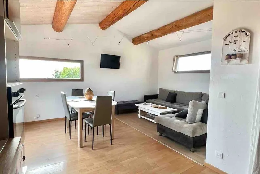 3 Bedroom Apartment Near Marseille Airport - Image 1