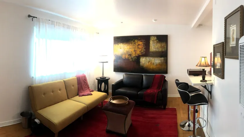 Sunny 1-Bedroom in the Heart of Elmwood - Image 1