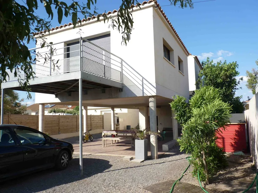 Villa pilotis 100 m from the beach - Image 1