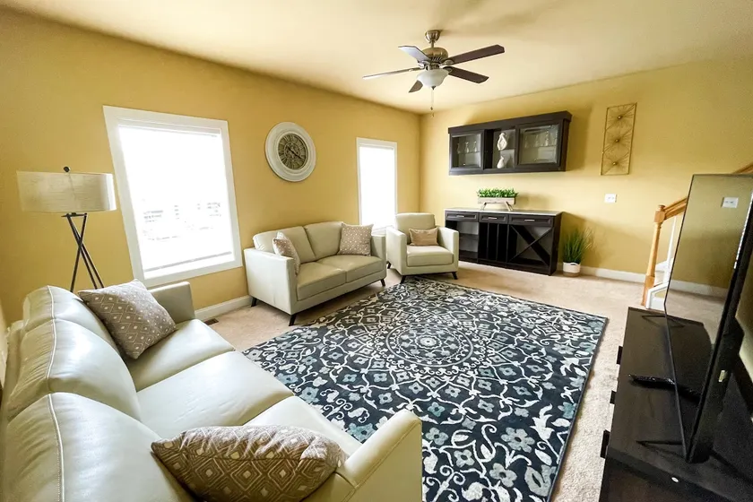 Entire Townhome w/ Hot Tub 5 min drive to Hershey! - Image 1