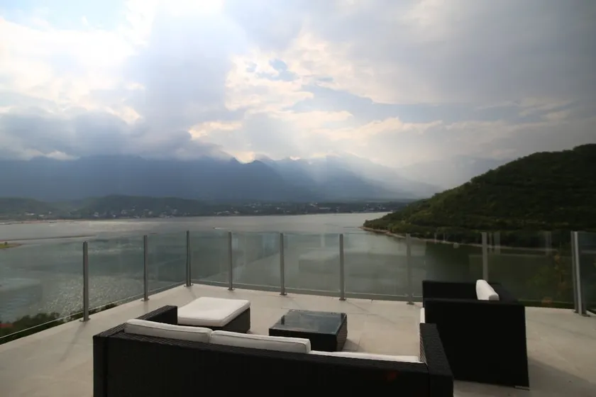 Apartment with a panoramic view of the Boca Dam - Image 1