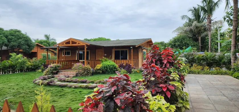 Oakwoods Regalia | Private Pool | Sleeps 8 - Image 1