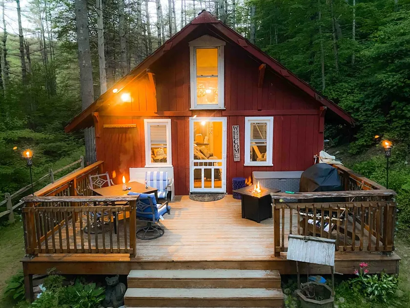 Cozy A Frame 4BD Cabin | 5 min to Ski• Lakes• Hike - Image 1