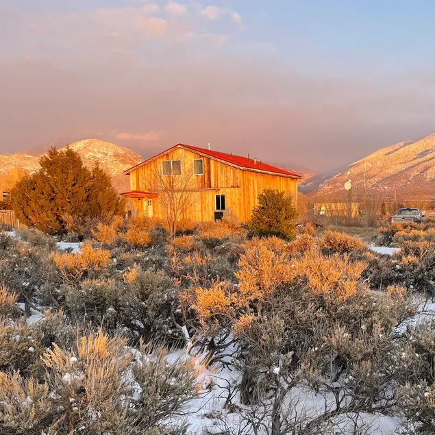 “El Nido” barn house 10 min. from Taos plaza - Image 1