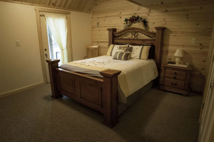 Lovely Apartment in the Woods with Hot Tub - Image 1