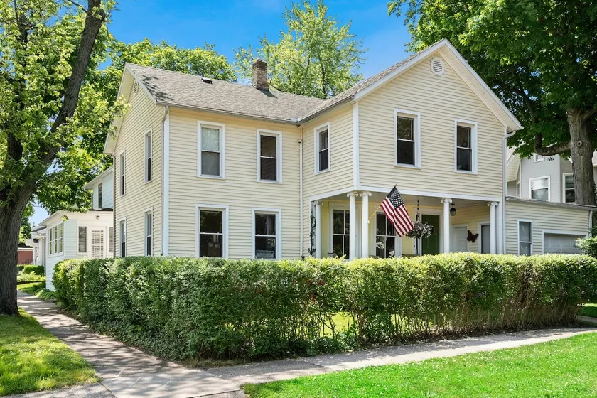 Historic Silver Beach house - 1 block from downtown State St. - Image 1