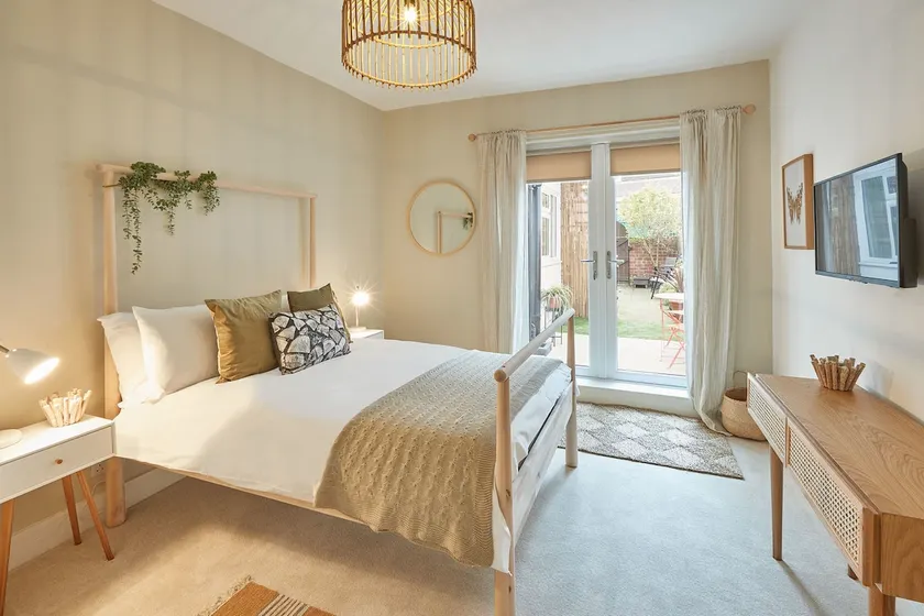 Host & Stay - Retreat By The Sea - Image 1