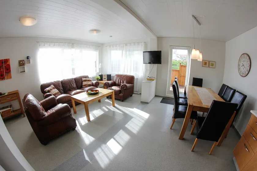 Big & Comfortable Country Side Cabin With Hot Tub - Image 1