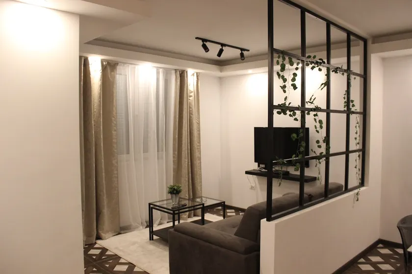 Jakuzzi & garage parking - Image 1