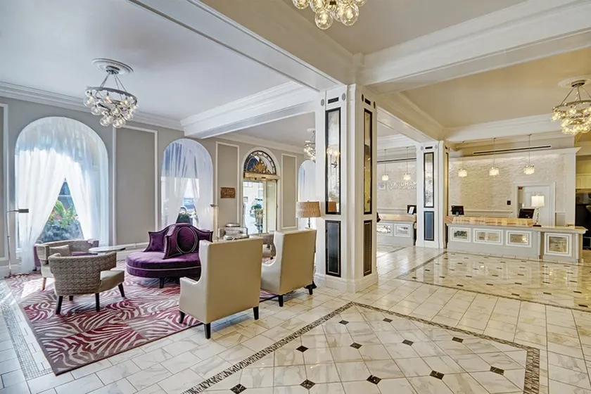 SPACIOUS 2 Bedroom Presidential Suite! - Image 1