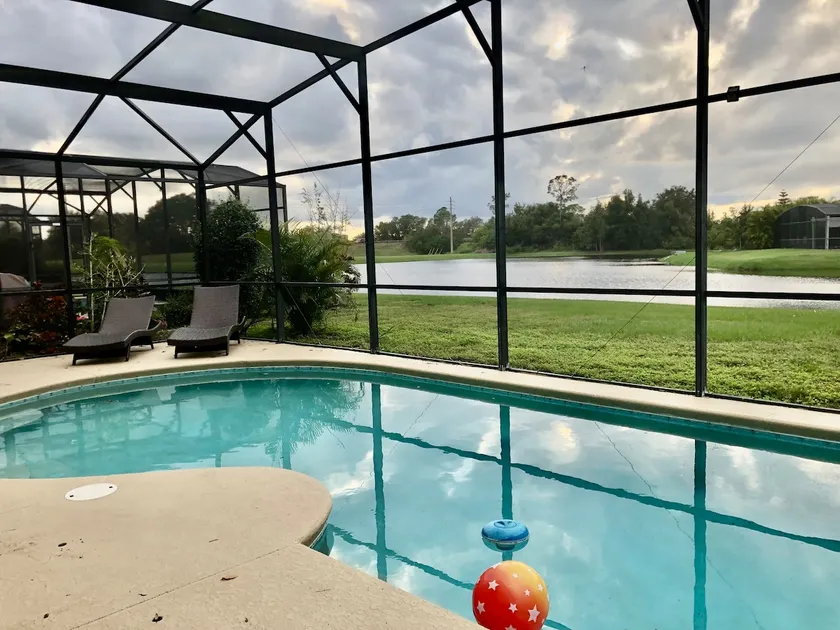 Marvelous Villa, 4 beds 4 bath, pool and lake front - Image 1