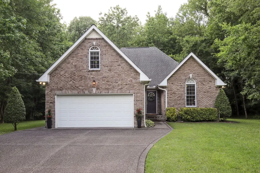 Wooded Country House Close to Nashville - Image 1