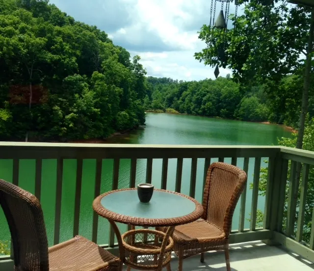 Charming Condo Lakefront - Image 1