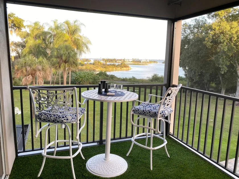 Suite Outlook-Upstairs unit with Spectacular views - Image 1
