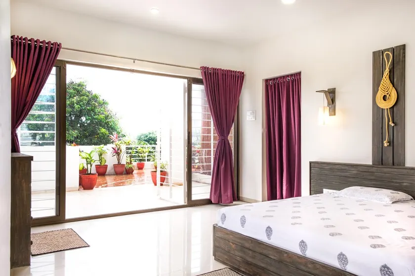 Green Roof - Family Room - Image 1