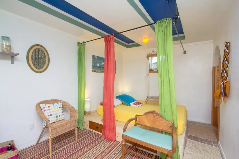Casa Del Alameda in Picturesque Port Town . - Image 1