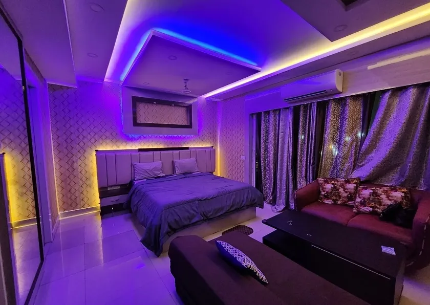 Luxurious Xanadu Studio Apt-701 Near Airport n CC2 - Image 1