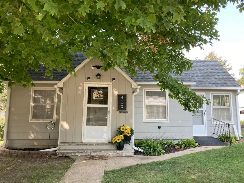Bridge Street Bungalow - Image 1
