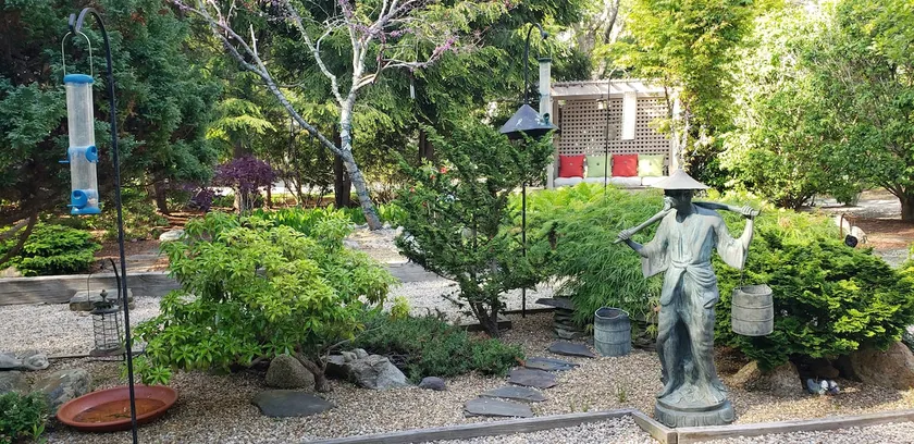 New Seabury Retreat. Butchart Gardens' Inspired - Image 1