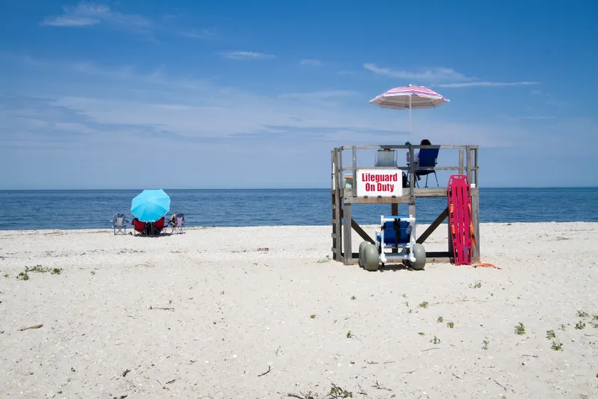 MATTITUCK, North Fork, NY # 1 Weingut & Beach Town! - Image 1