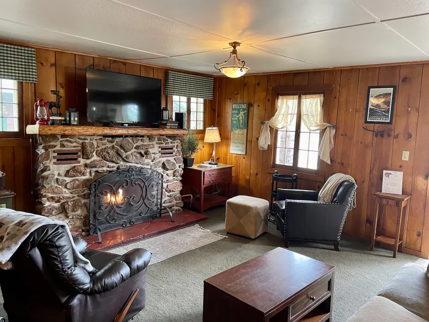 James Cabins - Image 1