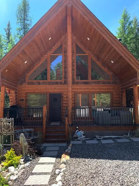 Minimalist Mountain Escape - Stunning Log Cabin - Image 1