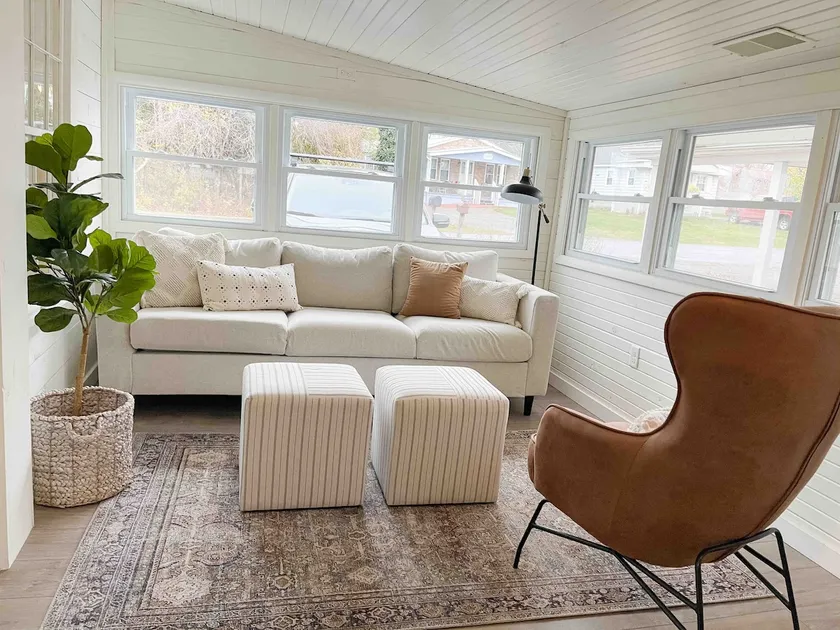 *LAKE FRONT* 3BR Cottage w/kayaks/WIFI /GOLF CART - Image 1