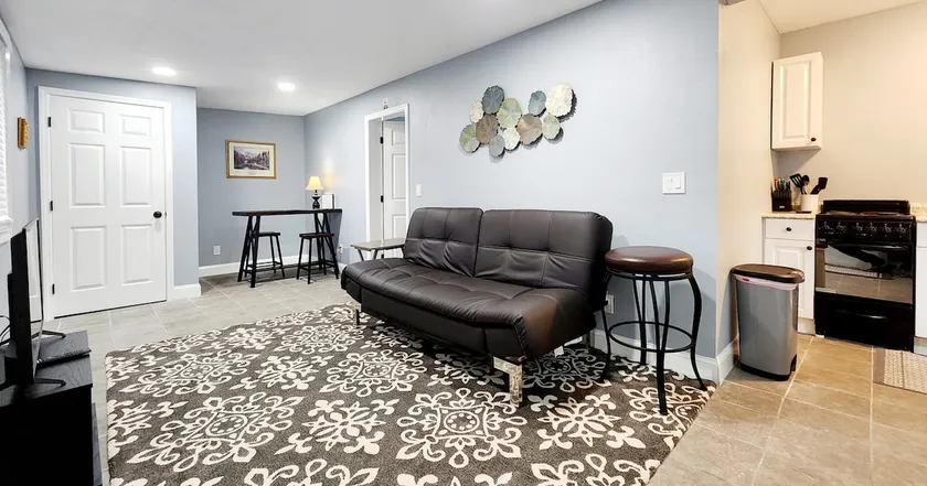 Lovely One Bedroom home/ guest house - Image 1