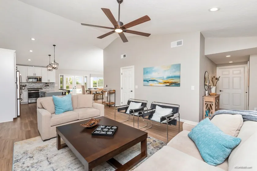 Gorgeous Private Home —Close to Carlsbad Beaches - Image 1