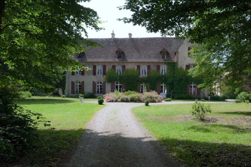 Gite in the heart of the forest 6 minutes from Aubigny. - Image 1