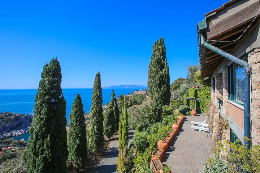 Villa - Incredible View - Private Beach - Jacuzzi - Image 1