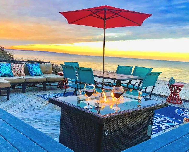 Bold Oceanfront Cottage w/Pvt Beach ~ Lil Sea Sass - Image 1